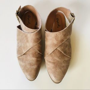 Qupid cross-strap buckle flats